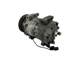 Mitsubishi Carisma Ilmastointilaitteen kompressorin pumppu (A/C) 8200040681