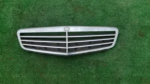 Mercedes-Benz C W204 Griglia superiore del radiatore paraurti anteriore A2048801383