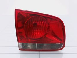 Volkswagen Touareg I Lampy tylnej klapy bagażnika 110903