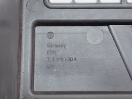 Volkswagen Touareg I Coperchio/tappo della scatola vassoio della batteria 