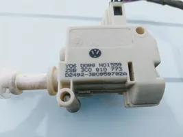 Volkswagen PASSAT B6 Motorino del tappo del serbatoio del carburante 