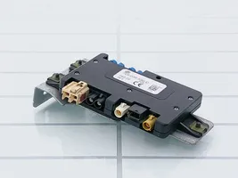 Volkswagen Touareg I Aerial antenna amplifier 