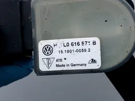 Volkswagen Touareg I Niveausensor Niveauregulierung hinten 15160100592