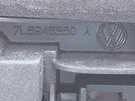 Volkswagen Touareg I Galinis žibintas dangtyje 100903