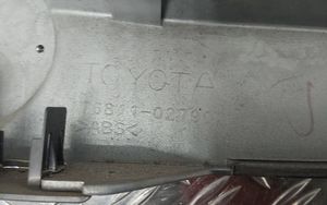 Toyota Auris E180 Takaluukun rekisterikilven valon palkki 7681102790