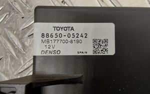 Toyota Avensis T270 Panel klimatyzacji 8865005242