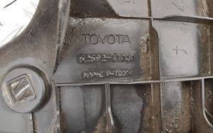 Toyota Prius+ (ZVW40) Takaroiskeläppä 5259247030