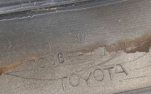 Toyota Prius (XW30) Kynnys 7586047010