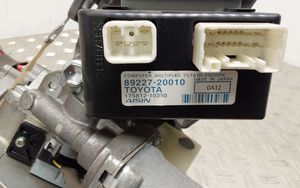 Toyota Avensis T270 Pompa wspomaganie układu kierowniczego 4525020A20
