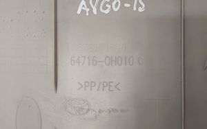 Toyota Aygo AB40 Osłona pasa bagażnika 647160H010