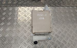 Toyota Aygo AB40 Module de fusibles 827300H030