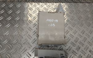 Toyota Aygo AB40 Saugiklių blokas 827300H030