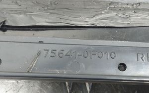 Toyota Verso Szyba karoseryjna tylna 756410F010