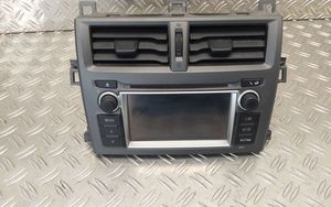 Toyota Verso-S Panel / Radioodtwarzacz CD/DVD/GPS 8614052011