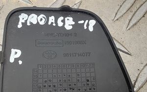 Toyota Proace Zaślepka / Osłona haka holowniczego przednia 9811714077