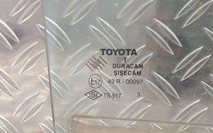 Toyota Corolla E120 E130 Szyba drzwi tylnych 43R00097
