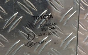 Toyota Corolla E120 E130 Szyba drzwi tylnych 43R00097