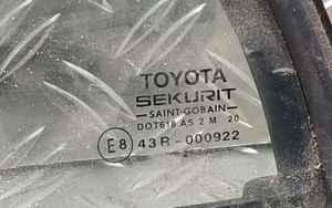 Toyota Corolla E120 E130 Маленькое стекло "A" задних дверей 43R000922