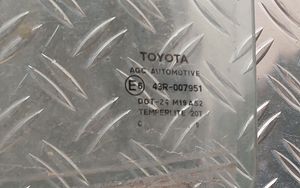 Toyota Yaris Takaoven ikkunalasi 43R007951