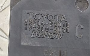 Toyota RAV 4 (XA20) Przepływomierz masowy powietrza MAF 2220422010