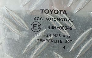 Toyota Auris E180 Vetro del finestrino della portiera anteriore - quattro porte 43R00049