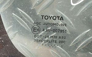 Toyota Auris 150 Треугольное стекло в передней части кузова 43R007951