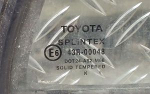 Toyota Corolla E120 E130 Szyba karoseryjna drzwi tylnych 43R00048