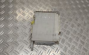 Toyota Yaris Module de fusibles 892210D470