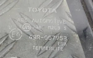 Toyota RAV 4 (XA30) Szyba karoseryjna drzwi tylnych 