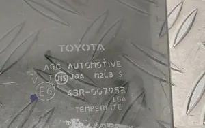 Toyota RAV 4 (XA30) Szyba drzwi tylnych 
