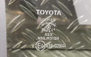 Toyota RAV 4 (XA40) Szyba karoseryjna tylna 
