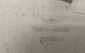 Toyota Yaris Éclairage de plaque d'immatriculation 768110DA30