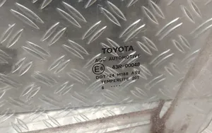 Toyota Yaris Szyba drzwi tylnych 