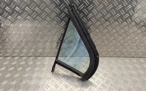 Toyota Yaris Fenêtre latérale avant / vitre triangulaire (4 portes) 