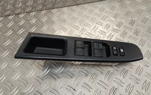 Toyota Yaris Interruttore di controllo dell’alzacristalli elettrico 742320D690