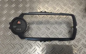 Toyota Yaris Radion/GPS-laitteen pääyksikön kehys 864510D030