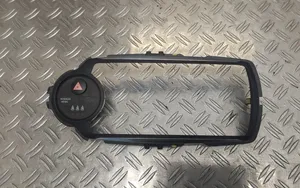 Toyota Yaris Radion/GPS-laitteen pääyksikön kehys 864510D030