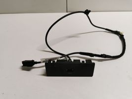 Ford Fusion II Connettore plug in AUX CM5T044K62CA
