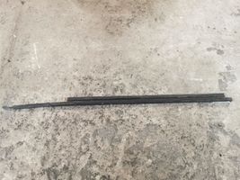 Audi A5 8T 8F Moulure de vitre de la porte avant 8T0853283C