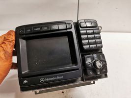 Mercedes-Benz S W220 Radio/CD/DVD/GPS-pääyksikkö A2208270442