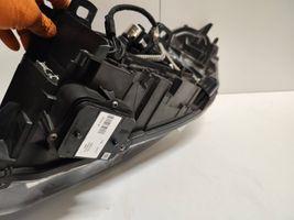 Volvo XC60 Lampa przednia 31420250