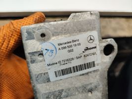 Mercedes-Benz C W205 Moottoriöljyn jäähdytinlaite A0995001900