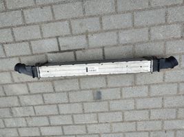 Audi A4 S4 B9 Starpdzesētāja radiators 8D7250001