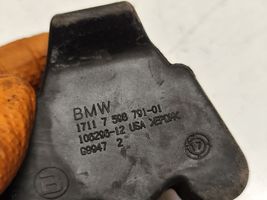 BMW X5 F15 Jäähdyttimen kehyksen suojapaneelin kiinnike 7598791