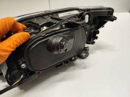 Volvo S60 Lampa przednia 31420116