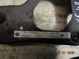 BMW X5 E70 Supporto del compressore ad aria dello pneumatico 6789938