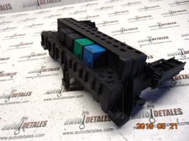 Mercedes-Benz A W169 Module de fusibles A1695450001