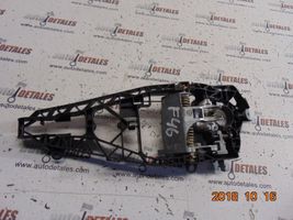 BMW 2 F46 Klamka/wspornik zewnętrzny drzwi tylnych 7401210