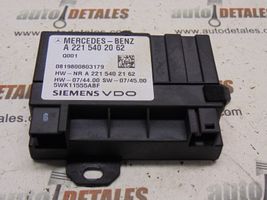 Mercedes-Benz GL X164 Unité de commande / module de pompe à carburant A2215402062