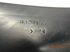 Mitsubishi Outlander Välijäähdyttimen ilmanohjauksen ilmakanava MR971595